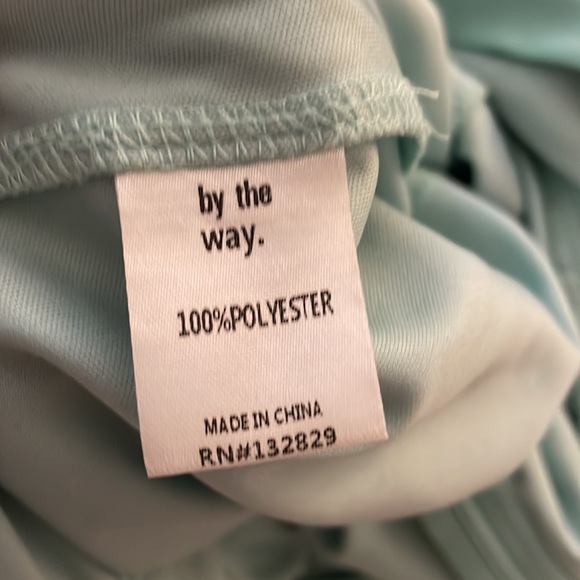 LIKE NEW - by the way / revolve green romper size medium - Picture 5 of 5